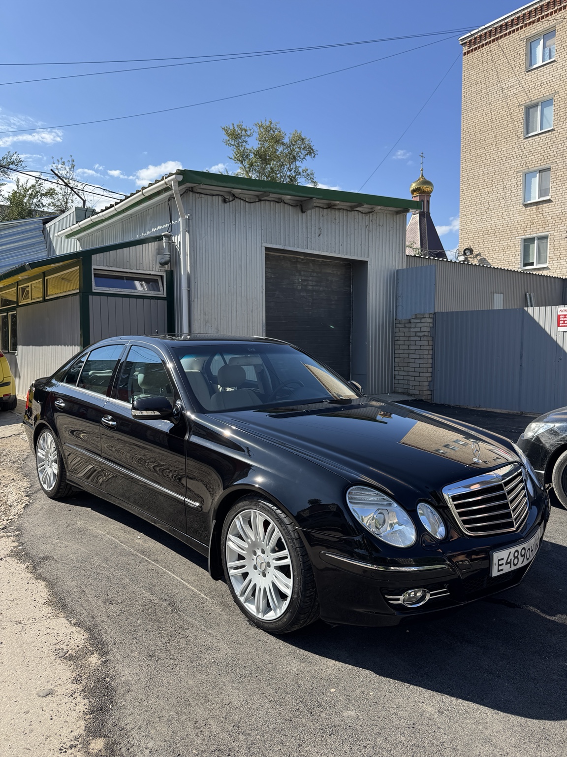 Mercedes-Benz E-Class W211